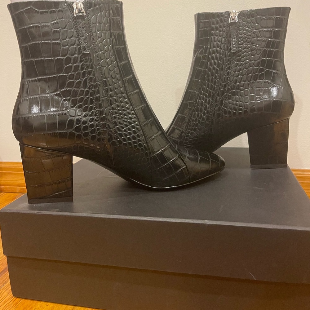 Veronica Beard Felix Emboss Croco - image 1